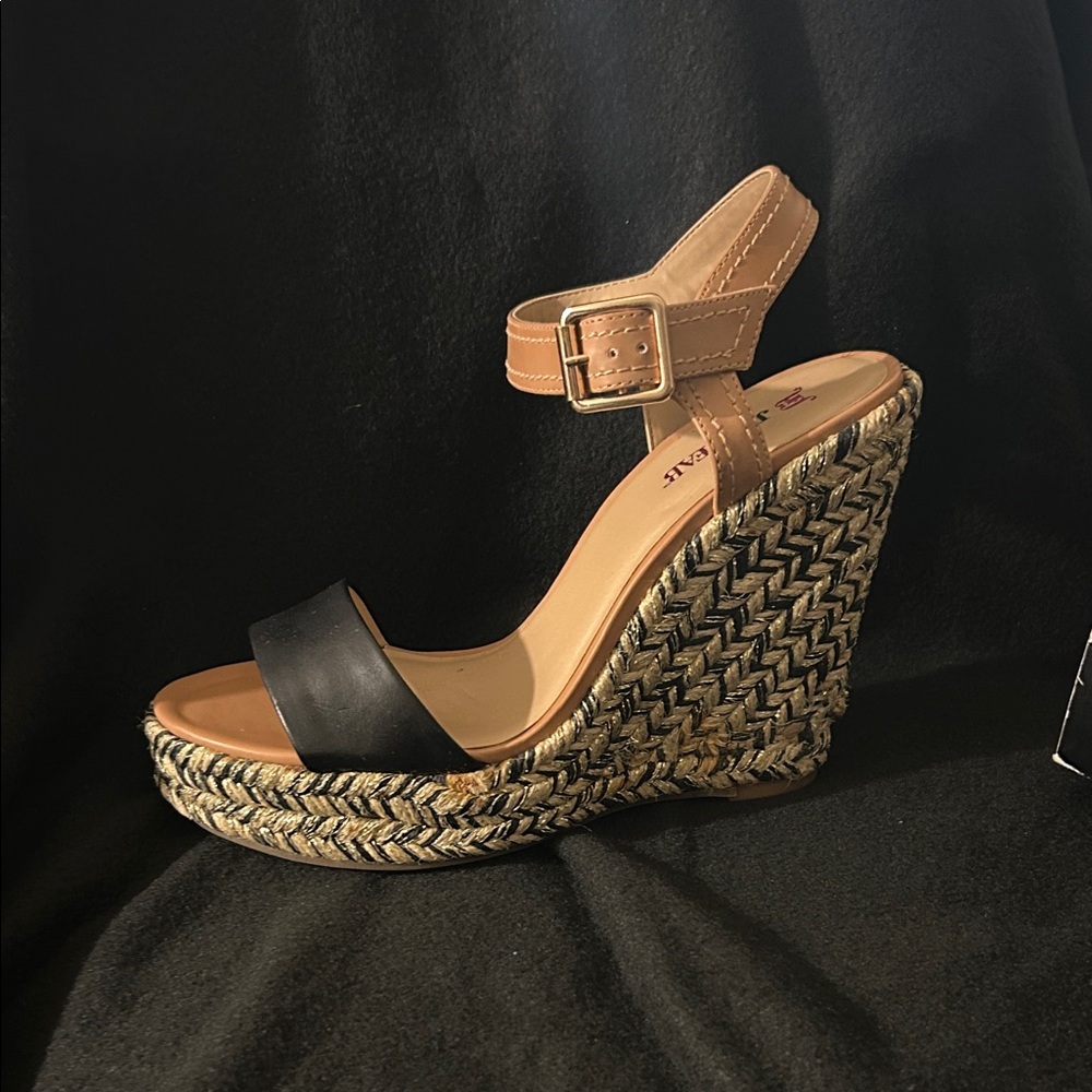 JustFab Black and Tan Wedges